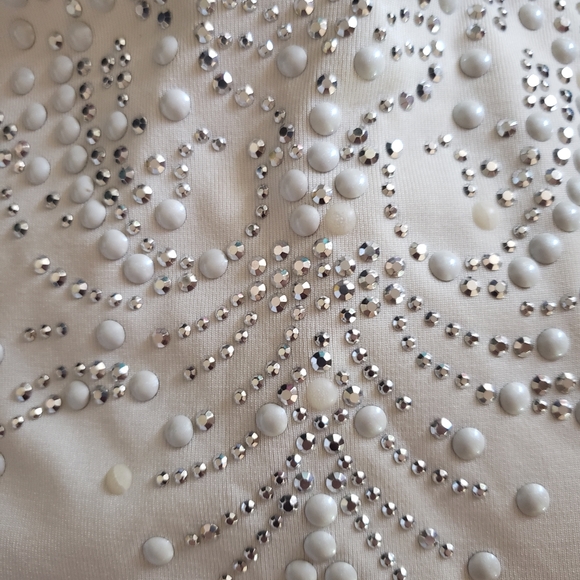 White Caché Pant Suit with Tank to Match - Picture 16 of 16